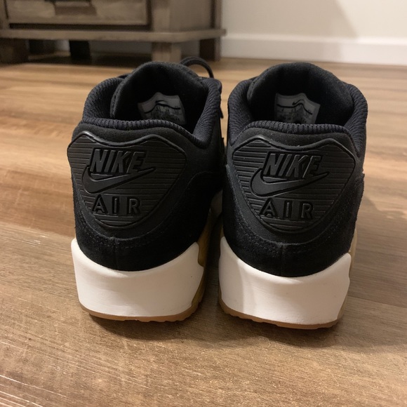 Worn twice and in excellent condition! - Picture 4 of 6